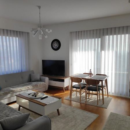 Luxury Sky View Apartment Pristina Kültér fotó
