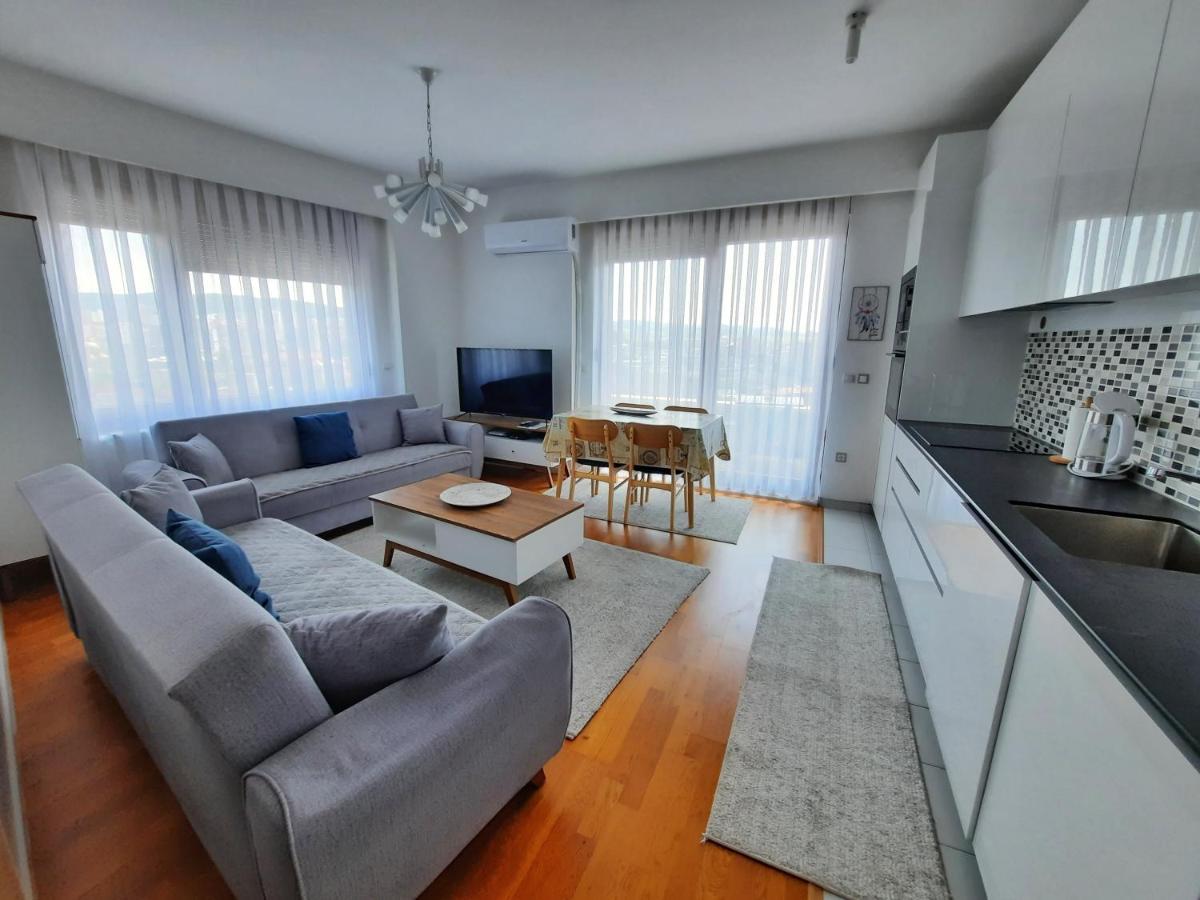 Luxury Sky View Apartment Pristina Kültér fotó