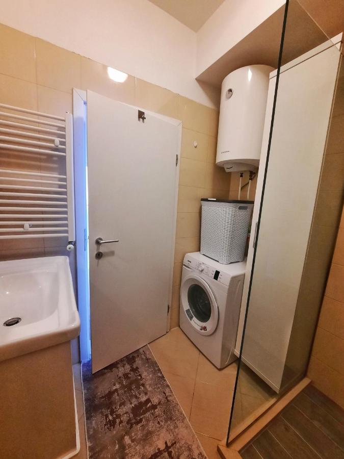 Luxury Sky View Apartment Pristina Kültér fotó