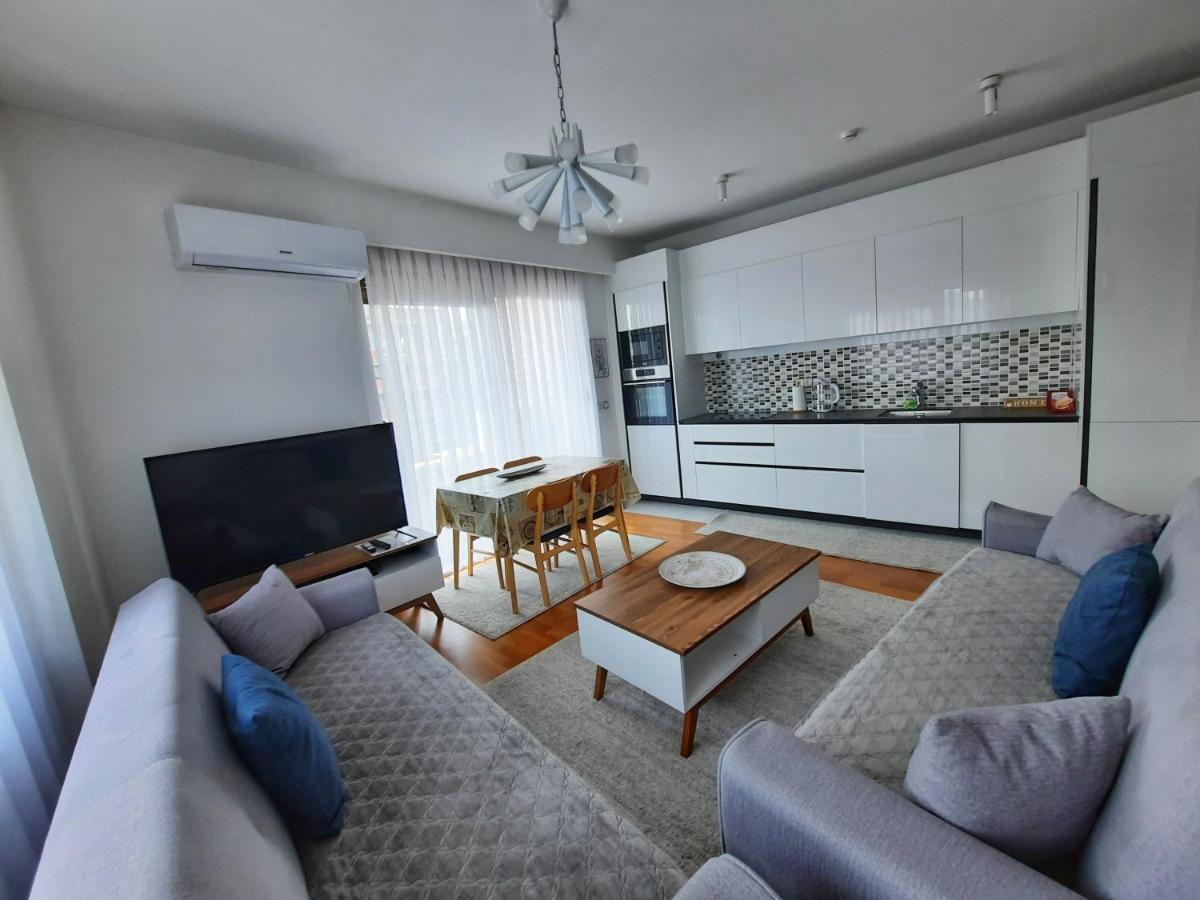 Luxury Sky View Apartment Pristina Kültér fotó
