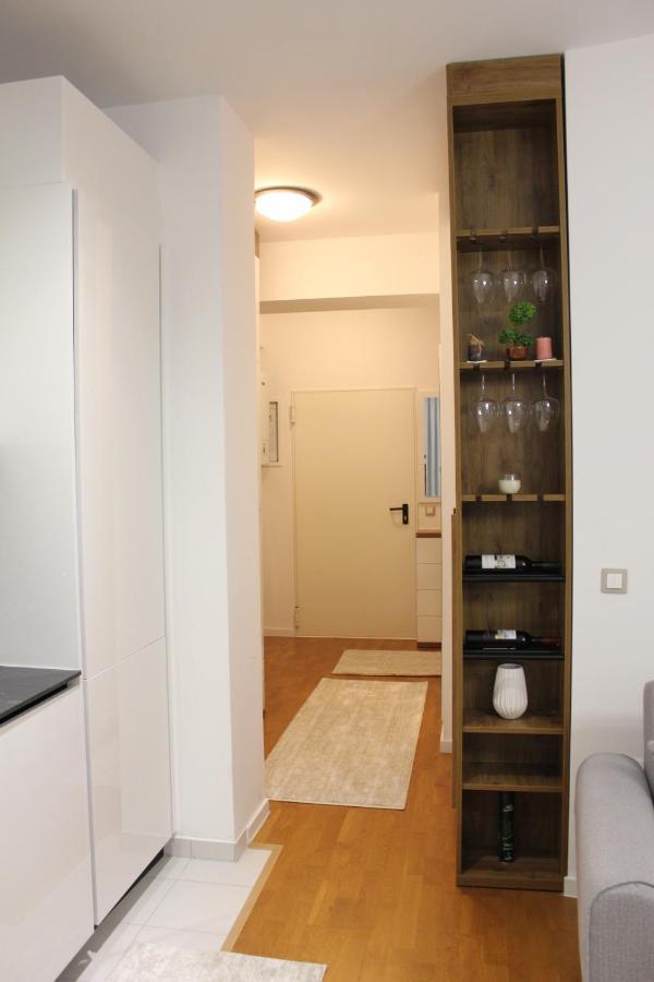 Luxury Sky View Apartment Pristina Kültér fotó