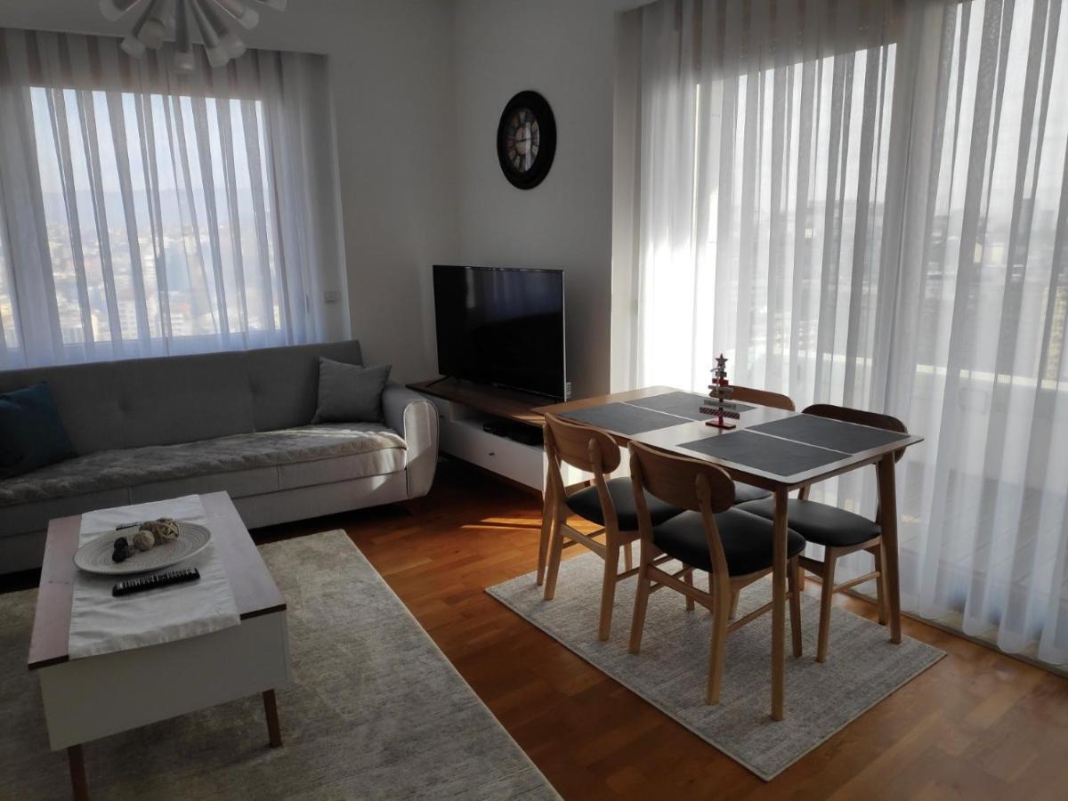 Luxury Sky View Apartment Pristina Kültér fotó